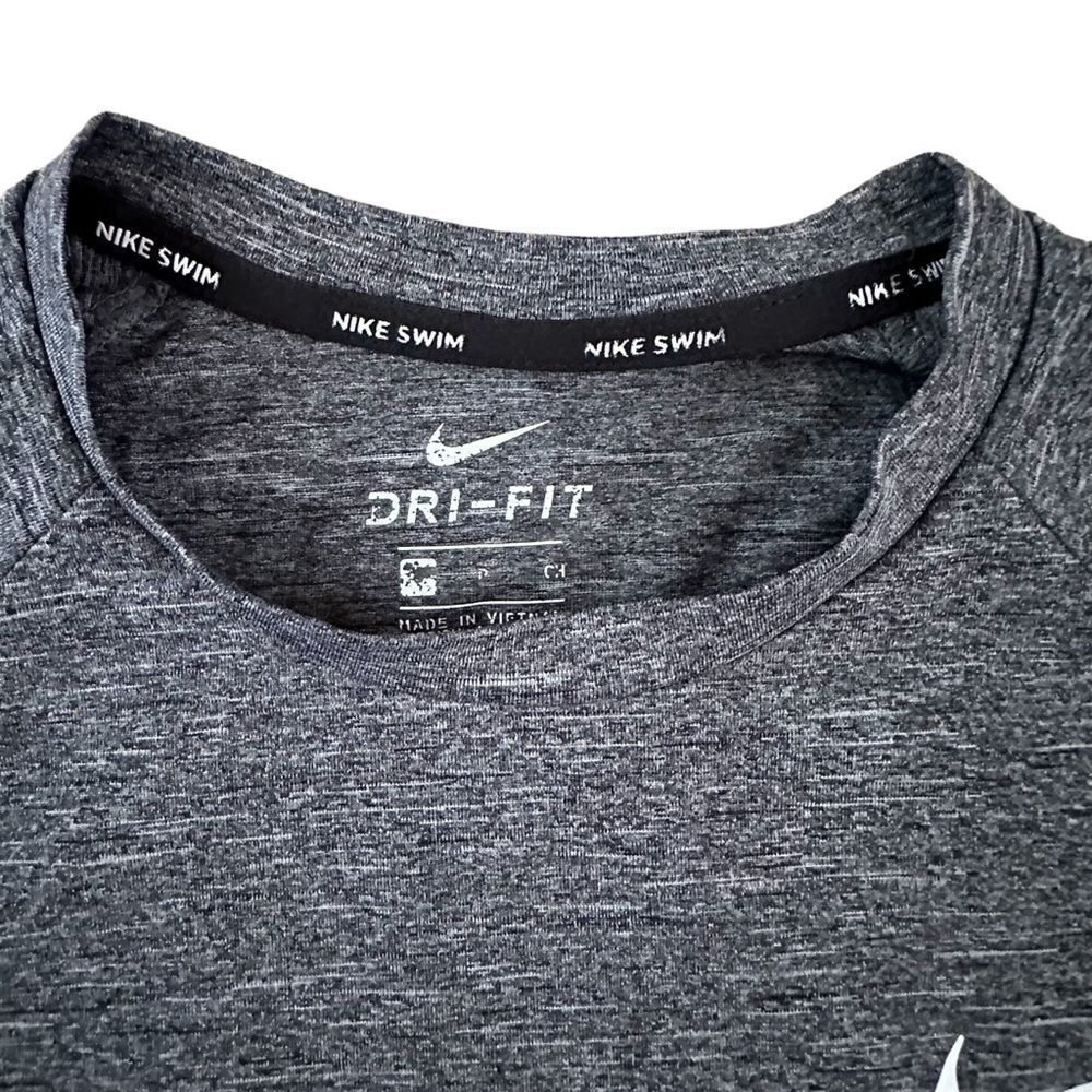 Nike ~ men’s grey Dri-FIT UPF 40+ Hydroguard Swim Tee ~ size Medium - Picture 3 of 7